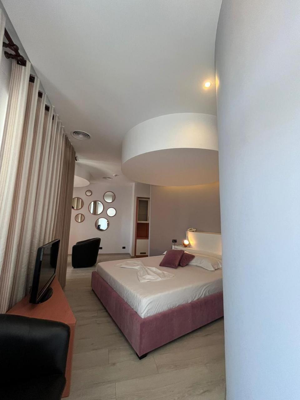 Icon Hotel Vlorë Eksteriør billede