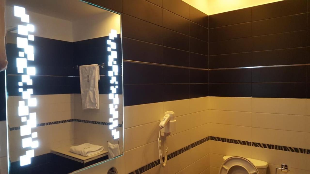 Icon Hotel Vlorë Eksteriør billede